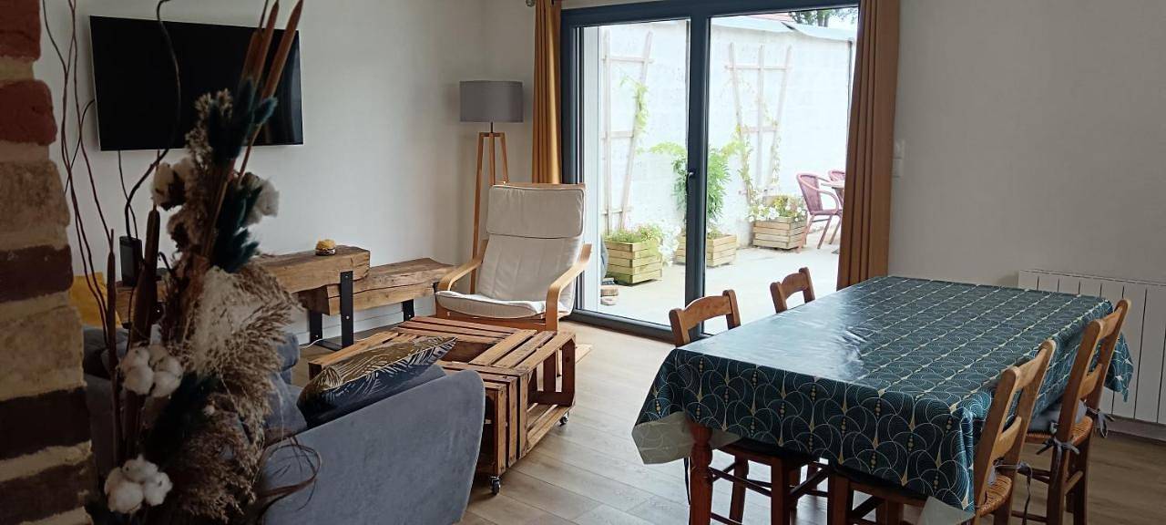 Two-Bedroom House in Tourville-la-Chapelle, Région de Dieppe