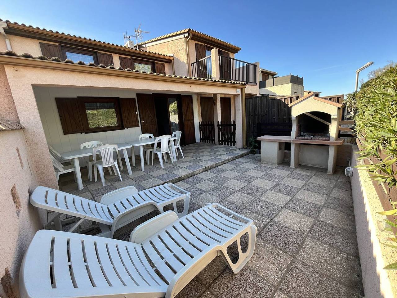Ganze Ferienwohnung, Schönes und Klimatisiertes Ferienhaus in der Anlage "Les Portes du Soleil" 3 Schlafzimmer, Wlan wifi, für 7 Personen, Po in Portiragnes Plage, Portiragnes