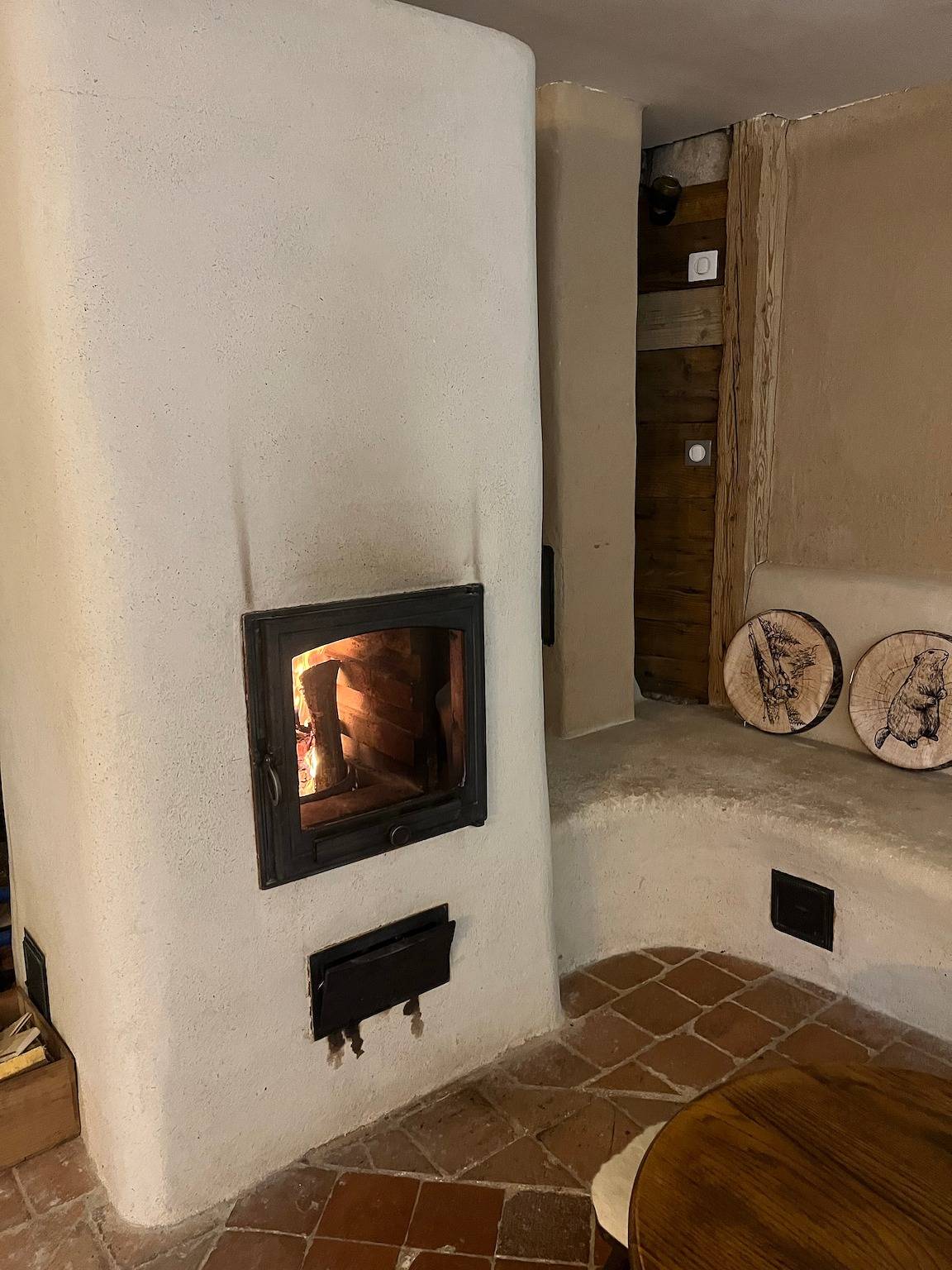 Gîte Les 4 Saisons : Vue Montagne, Terrasse Privée et Wi-Fi in Val-de-Chaise, Bauges