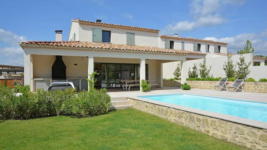 Villa voor 12 personen, with zwembad and tuin as well as terras in Malaucène