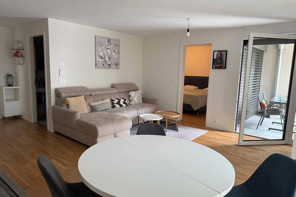 Appartamento intero, I offer my apartment fully furnished and equipped. in Neuchâtel, Three-Lakes