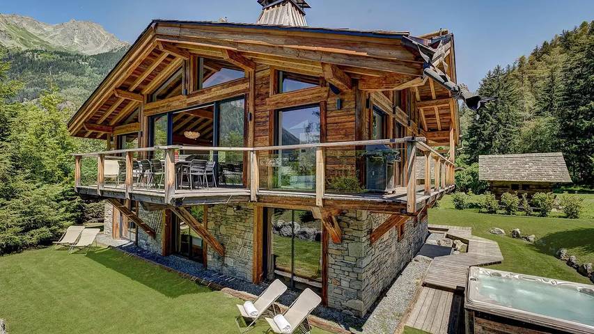 Ferienhaus für 11 Personen, mit Garten und Pool sowie Sauna in Chamonix
