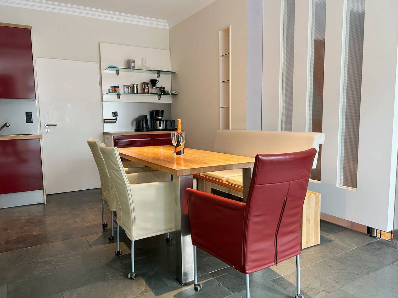 Ganze Wohnung, Exklusive 4-Raum-Ferienwohnung mit Terrasse & Sauna im Stadtzentrum! in Norderney