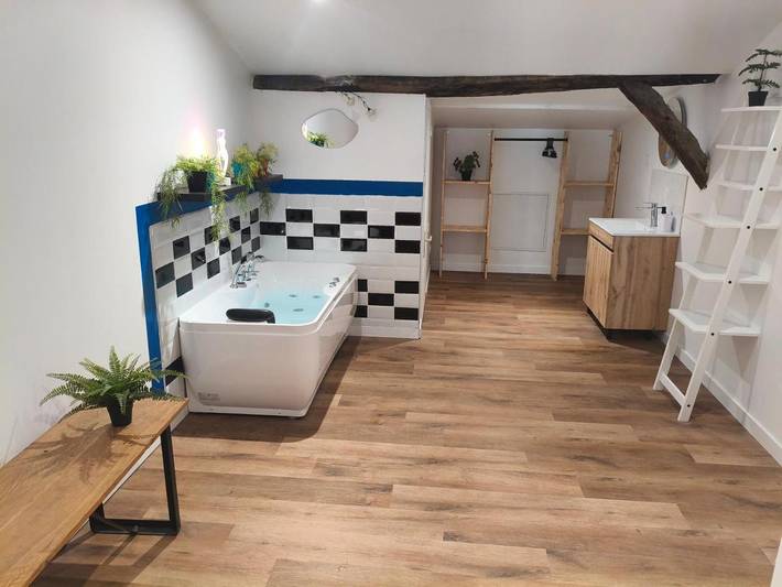 Gîte pour 4 personnes, avec Jacuzzi à Sainte-Livrade-sur-Lot