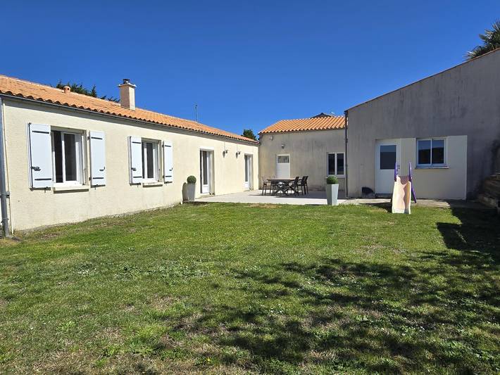 Location de vacances pour 5 personnes, avec jardin à Saint-Laurent-de-la-Prée