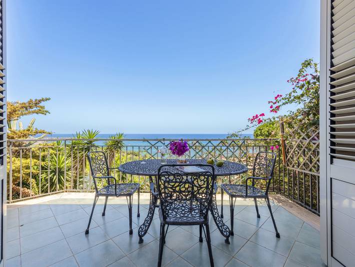 Vacation rental for 4 people, with Terrace and Yard in Palermo Province