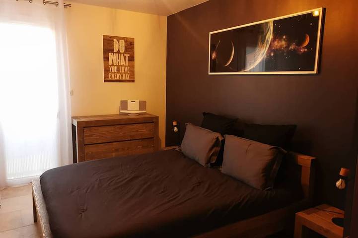 Appartement entier, Grand T3 85 m² situé à 15 min à pied des plages in Le Pradet, Côte méditerranéenne (France)