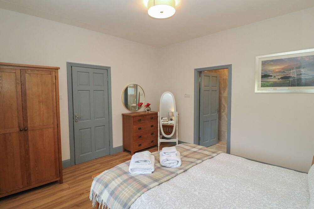 No 1 Lodge Wood, pet friendly in Kenmare, County Kerry in Kenmare, County Kerry