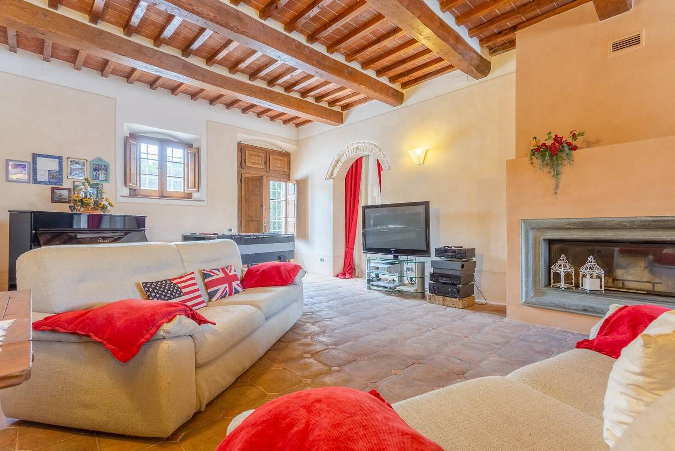 Villa per 14 persone con vista oceano in San Giuliano Terme, Riviera Toscana