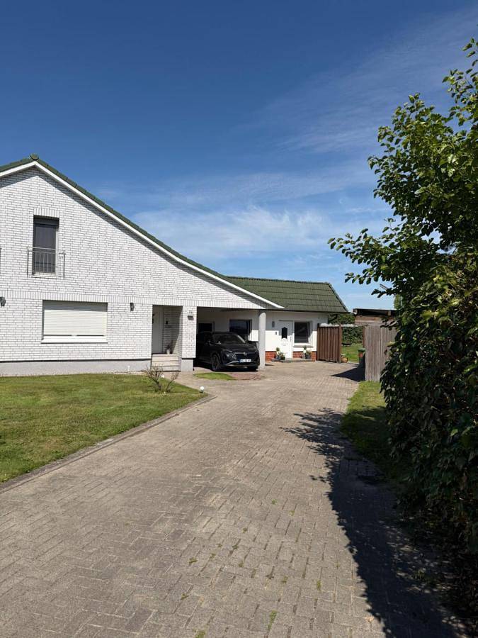 Ferienwohnung für 4 Personen, mit Terrasse und Garten sowie Ausblick in Brunsbüttel