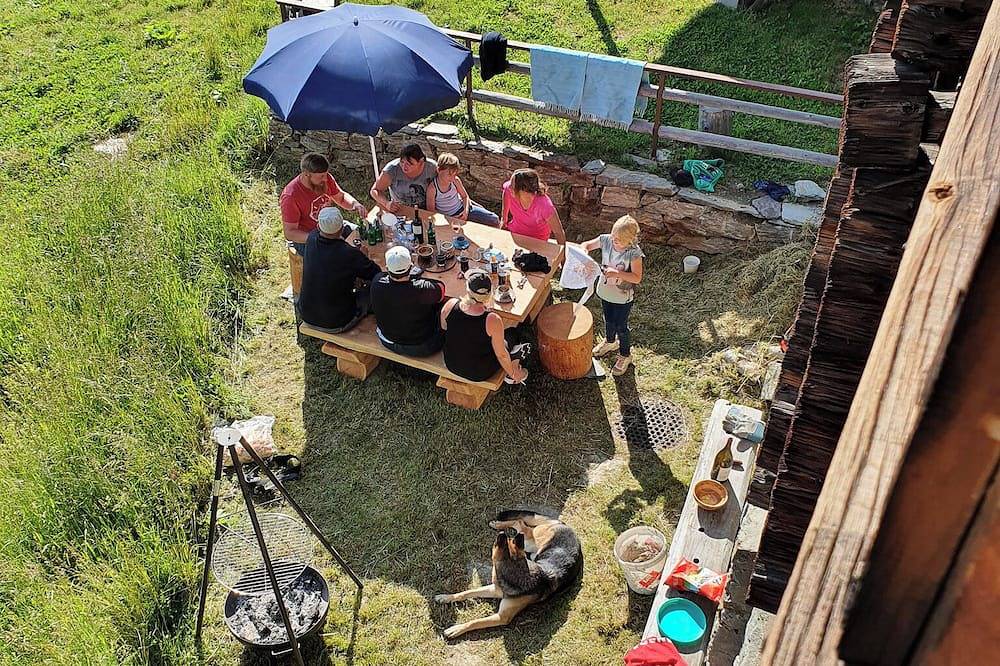 Ganze Wohnung, Heimelige Wohnung in einem authentischen Walliser Haus (Gspon/Wallis/Schweiz) in Staldenried, Walliser Alpen