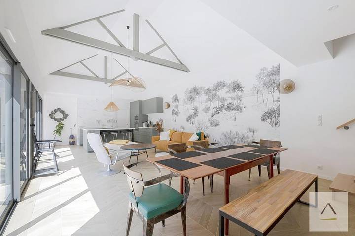 Gîte pour 8 personnes, avec piscine et terrasse dans Plage du Béchet - 2