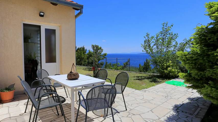 Ferienwohnung für 8 Personen, mit Terrasse in Marusici