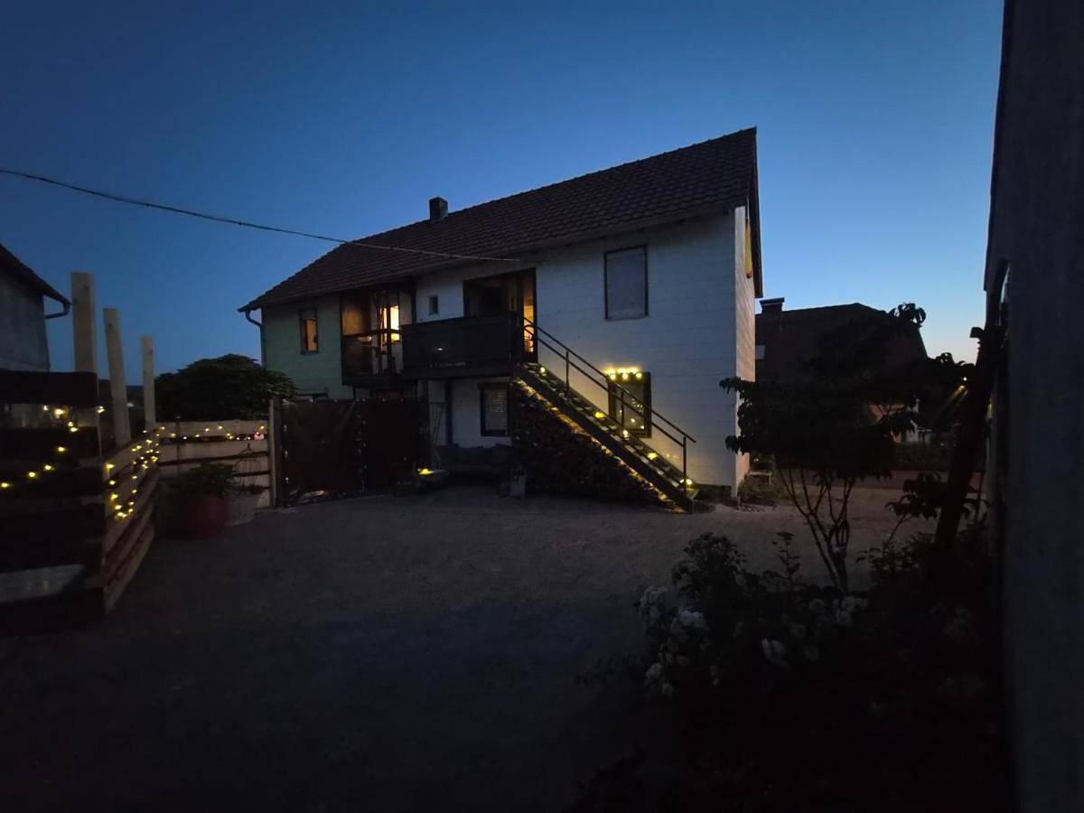 Wohnung beim Kodderey ruhig und herzlich in Neuhof, Rhön-Hessen