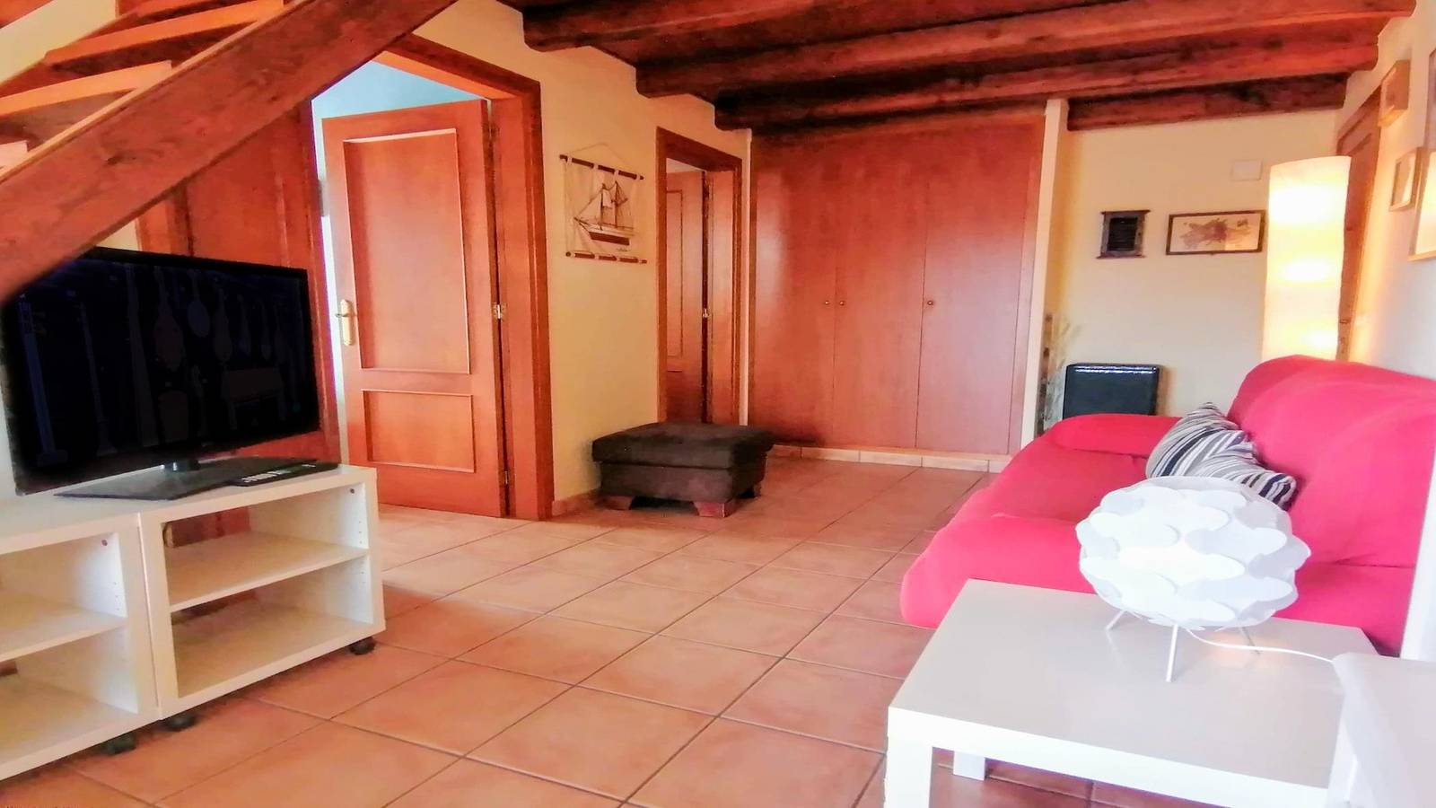 Apartamento vacacional entero, Duplex Nuria, moderno para 5 / 6 pax con piscina comunitaria y jardin in La Escala, Alt Empordà