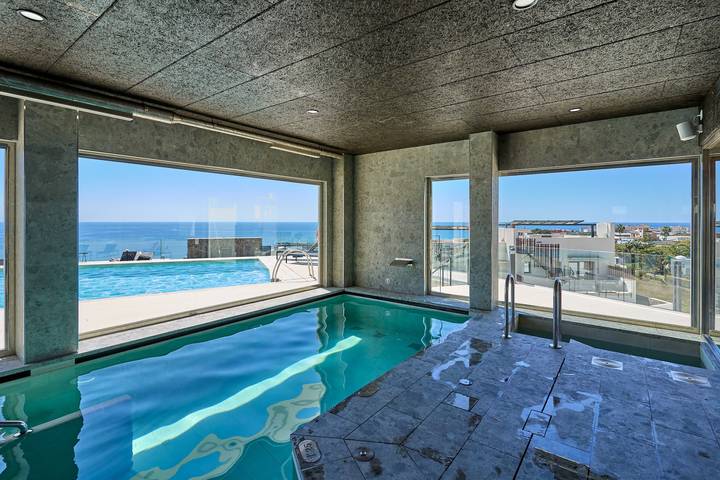 Ferieudlejning for 7 personer, med børnepool og sauna såvel som balkon og jacuzzi i Torrox