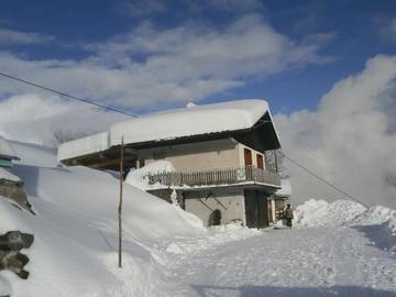 Gîte pour 4 personnes, avec balcon à Ugine