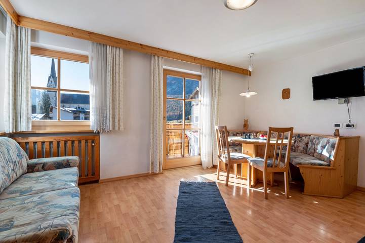 Ferienwohnung für 4 Personen, mit Balkon und Garten in Alta Badia