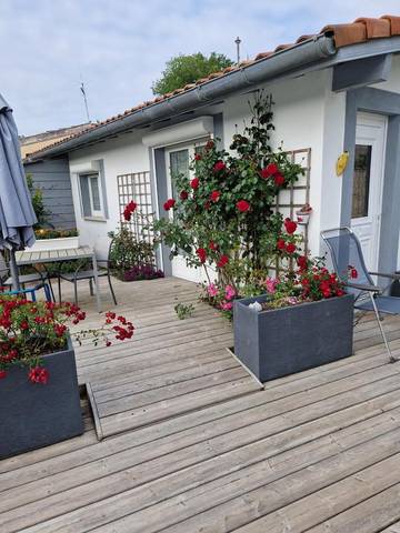 Gîte pour 2 personnes, avec terrasse et piscine à Magescq
