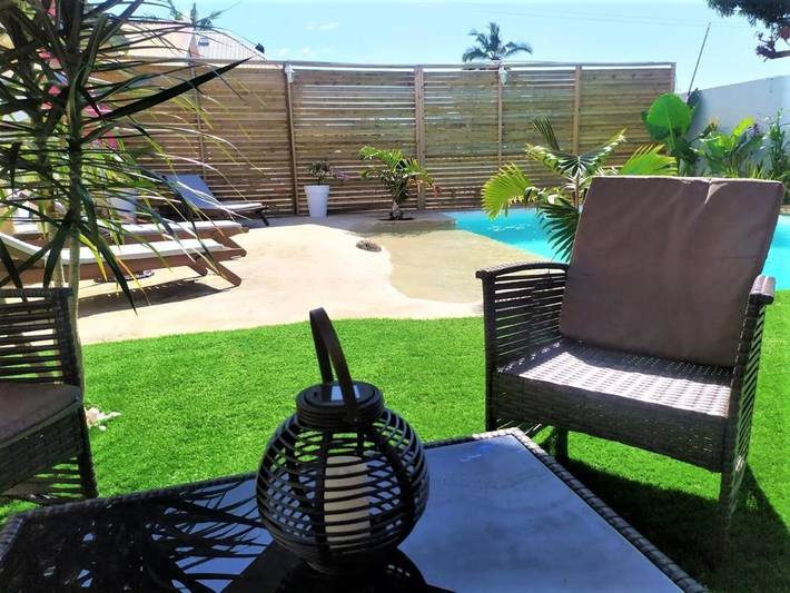 Appartement de vacances pour 2 personnes, avec piscine ainsi que terrasse et jardin