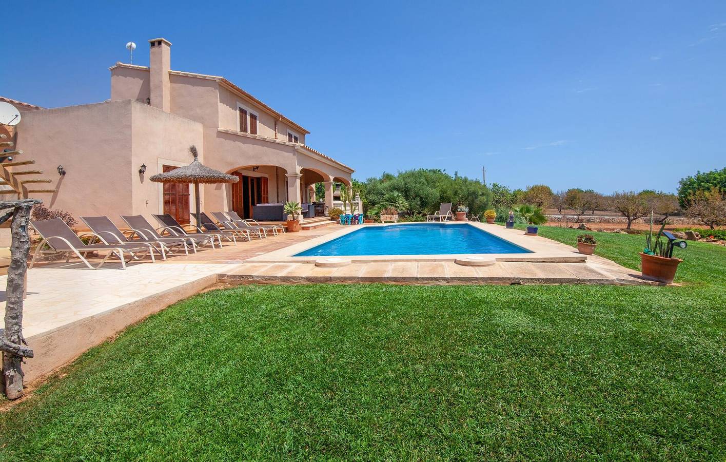 Appartement vue mer avec piscine et terrasse près de s'Horta in Cala d'Or, Santanyí