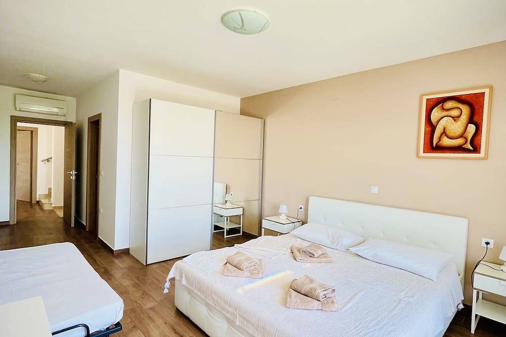 **** 4 star Villa Mima pool sea view air conditioning 5 bedrooms 6 bathrooms **** in Marčana, Južna obala Istre