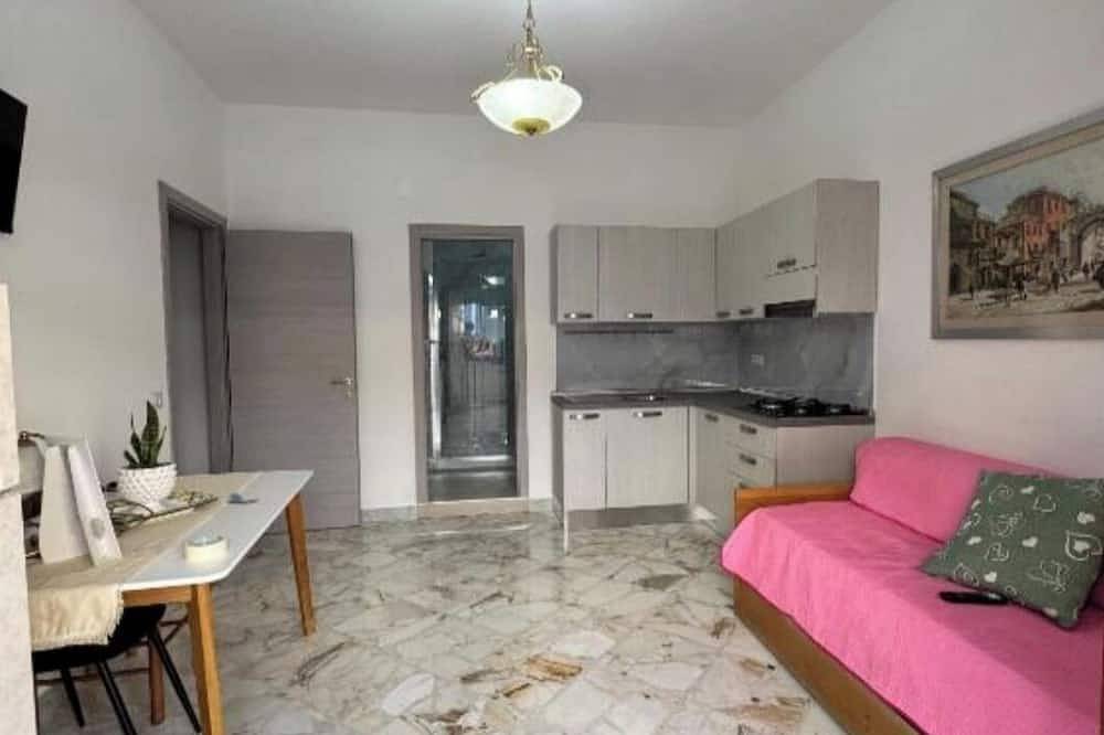 Ganze Wohnung, Casa Gaetano Maiori Amalfi Coast Bright apartment with sea view balcony in Maiori, Amalfiküste
