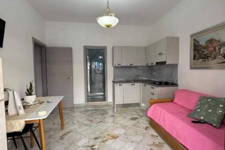 Entire apartment, Casa Gaetano Maiori Amalfi Coast Bright apartment with sea view balcony in Maiori, Amalfi Coast