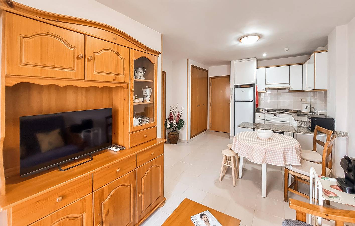 Apartamento vacacional entero, Apartamento en primera línea de playa con aire acondicionado, terraza y aparcamiento in Canet de Berenguer, Costa de Valencia