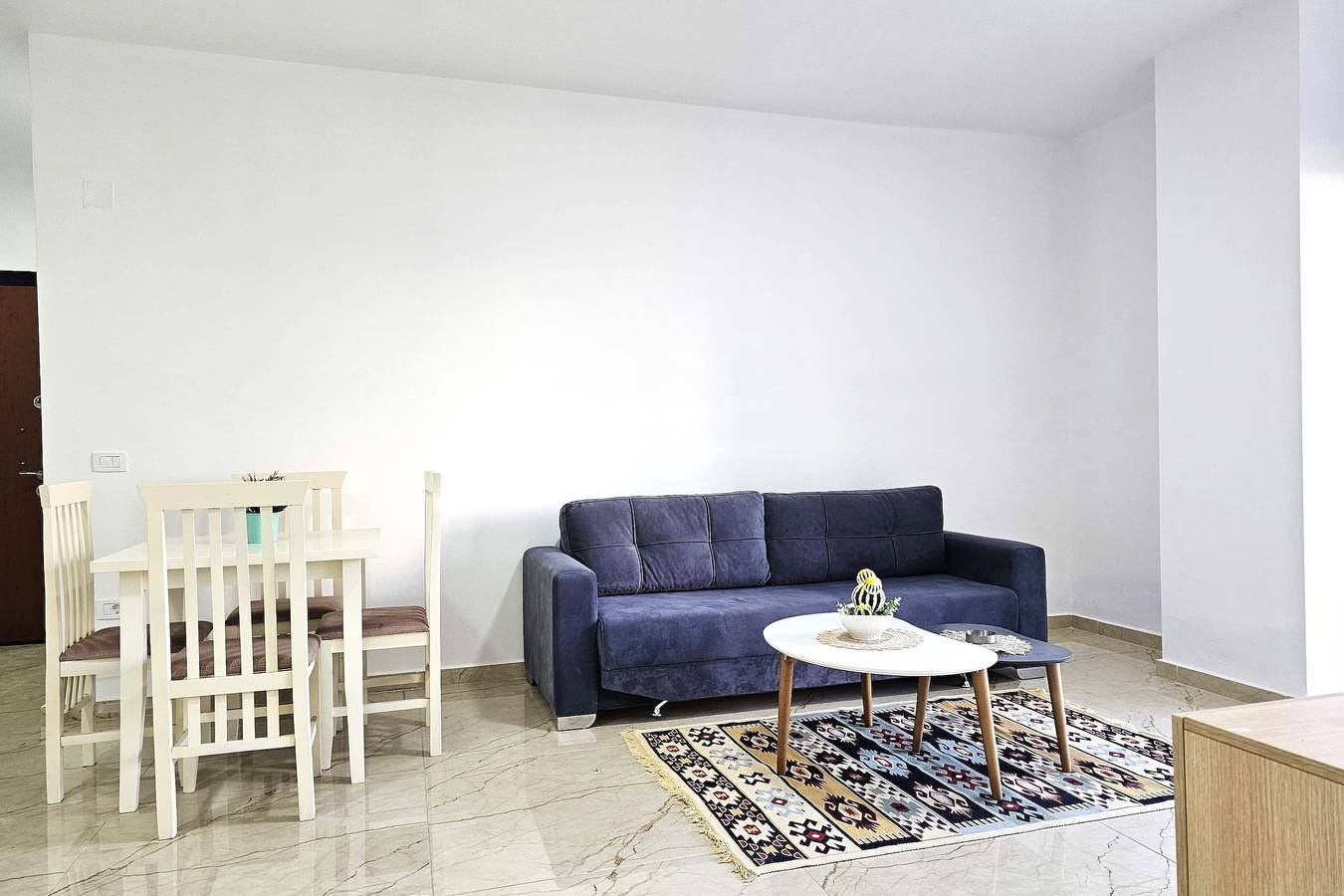 Ganze Wohnung, Ferienwohnung für 3 Personen mit Balkon in Sarandë, Vlorë