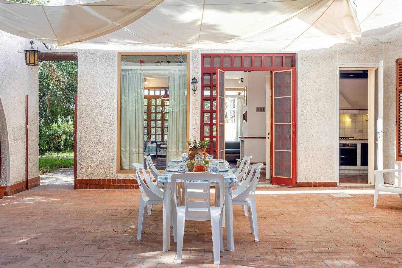 Villa "Rossana sul Mare" con terraza privada al aire libre, jardín compartido y Wi-Fi in Solanto, Provincia de Palermo