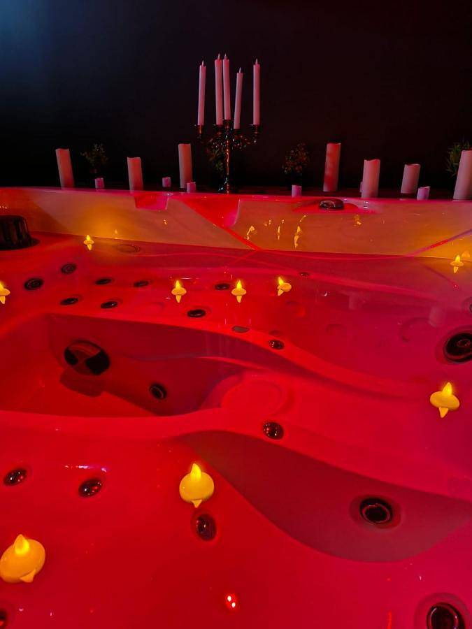 Appartement entier, Apartment with Jacuzzi in Moussan, Côte méditerranéenne (France)