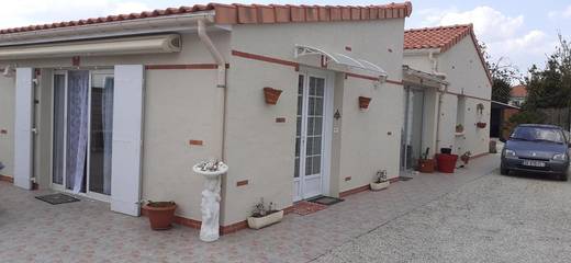 Location de vacances pour 5 personnes, avec terrasse et jacuzzi à Liré