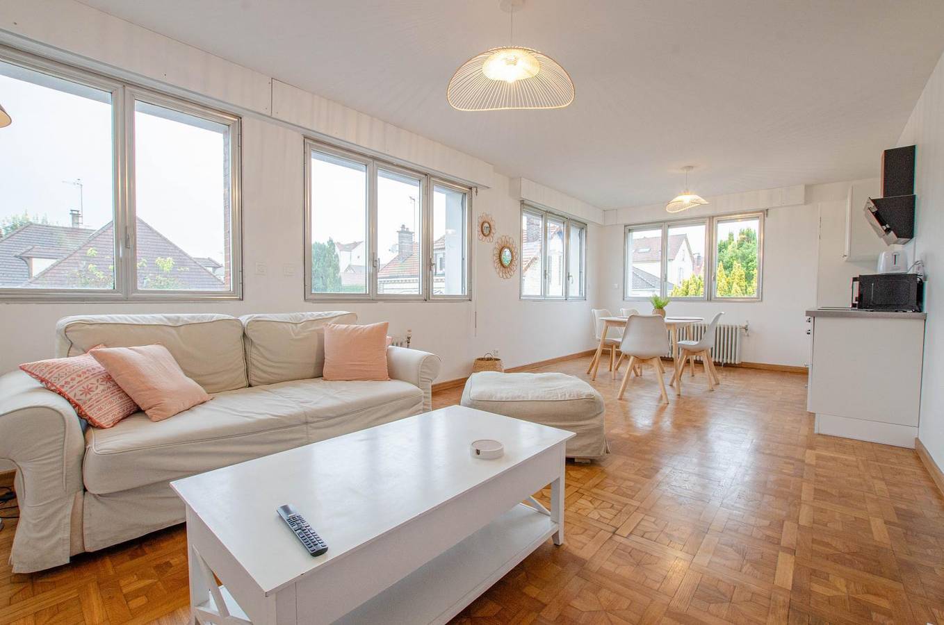 Le 1 Bis in Sainte-Savine, Aube (desambiguación)