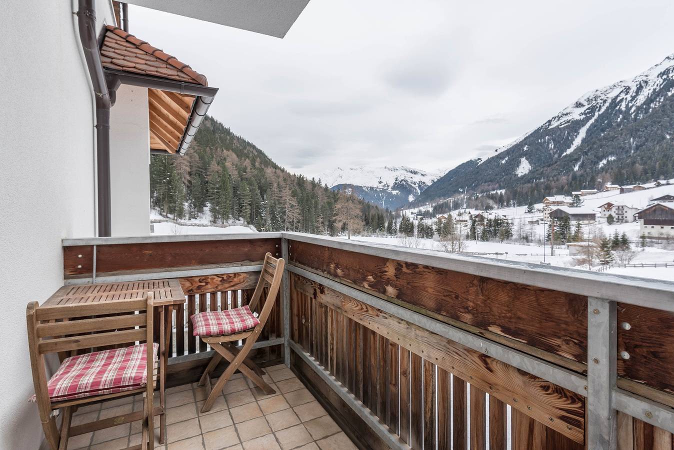Entire apartment, Apartment "Huterhof Tatschblick" with Mountain View, Balcony & Wi-Fi in Sarnvalley, Sarntal Alps