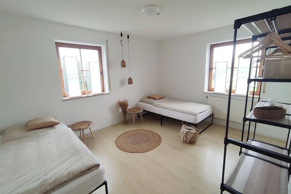Ganze Wohnung, Ferienhaus mit Terrasse und Garten in Monheim, Bayerisch Schwaben