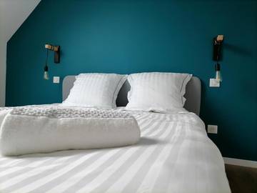 Chambre d’hôte pour 2 personnes, avec jardin ainsi que terrasse et piscine, animaux acceptés à Ruffey-lès-Beaune