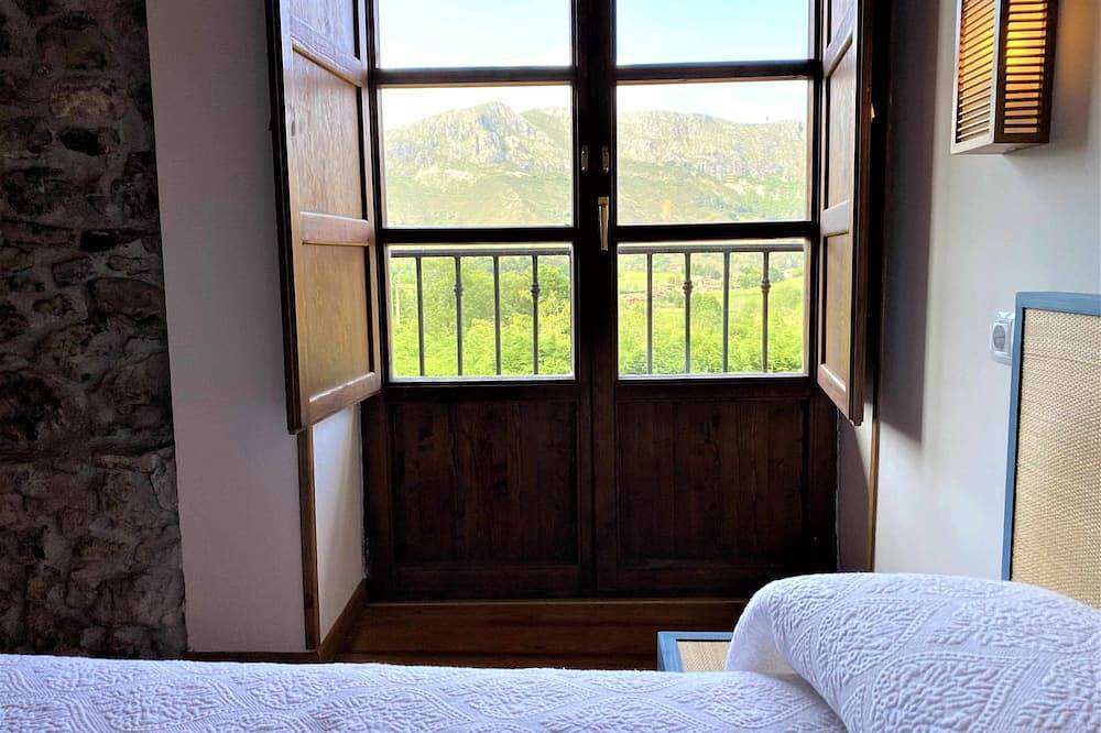 La Casina de Orfeo en Cuenco Cangas de Onís in Margolles, Cangas de Onís