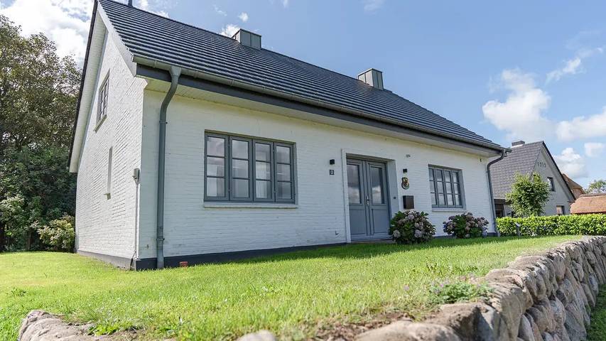 Ferienhaus für 4 Personen, mit Garten und Terrasse in Alkersum