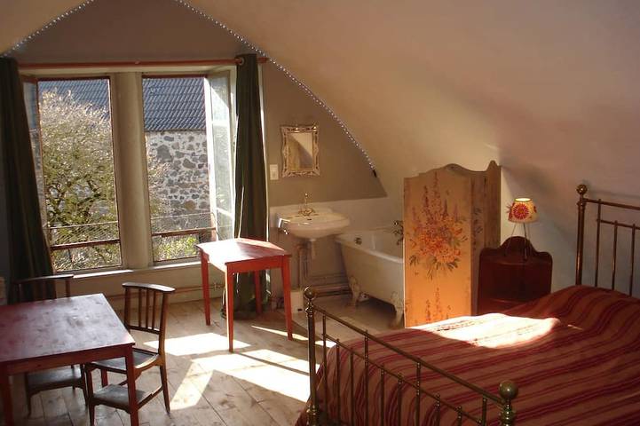 Maison de vacances pour 20 personnes, avec Jacuzzi et Jardin dans le Cantal - 2