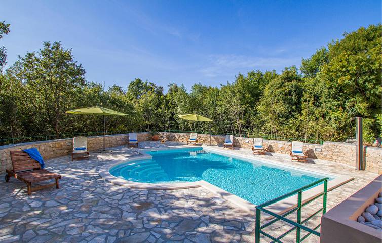 Cozy Sea View Apartment with Pool - 1.5km from Sveti Lovrec Labinski in Raša, Eastcoast Istria
