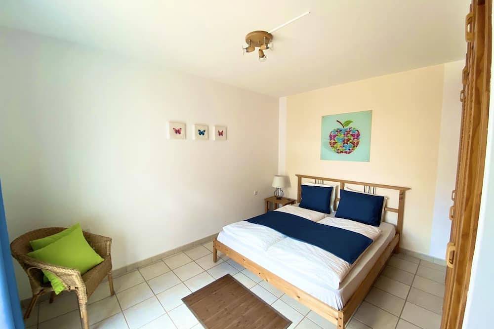 Casa Aura, feel-good oasis, 102 sqm vacation home with palm trees, terraces and garden in Triquivijate, Antigua