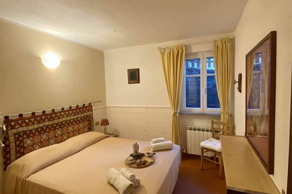In absolute silence with a sea view in Crova, Moneglia