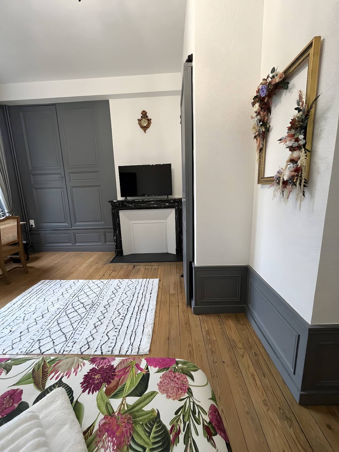 Pension 'Chambre D'hôte 1' mit gemeinsamer Terrasse, Wi-Fi und Klimaanlage in Joze, Region Thiers