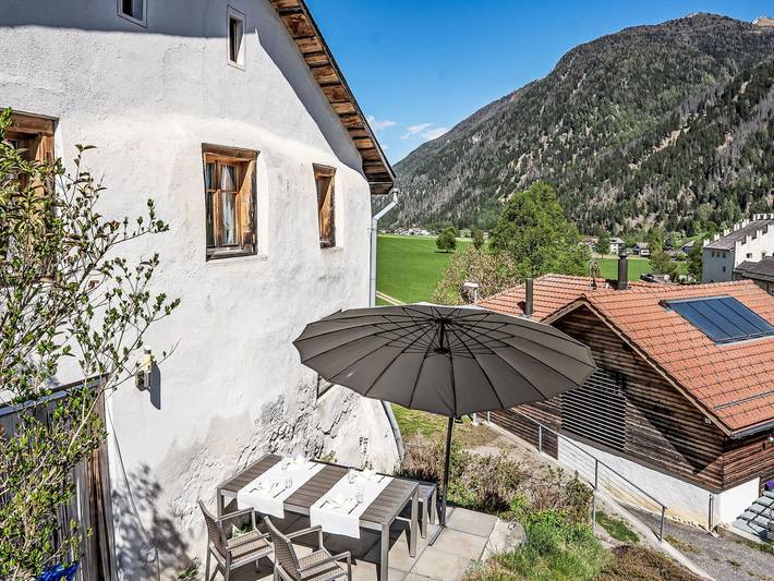Landhaus für 6 Personen, mit Terrasse und Garten in Graubünden - 2
