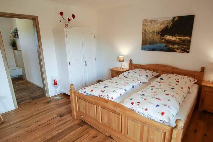 Ganze Wohnung, Wunderschöne Ferienwohnung \"Wendelstein\" im 1.Og am Etterer Hof in Feldkirchen-Westerham, Landkreis Rosenheim