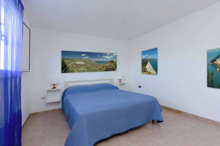 Appartement entier, Trois chambres sur deux étages, à 30 mètres de la mer avec solarium et plage inclus in Piana di Mattinata, Mattinata