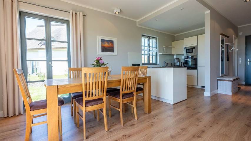 Ferienhaus für 5 Personen, mit Terrasse und Pool sowie Sauna und Garten auf Rügen - 4