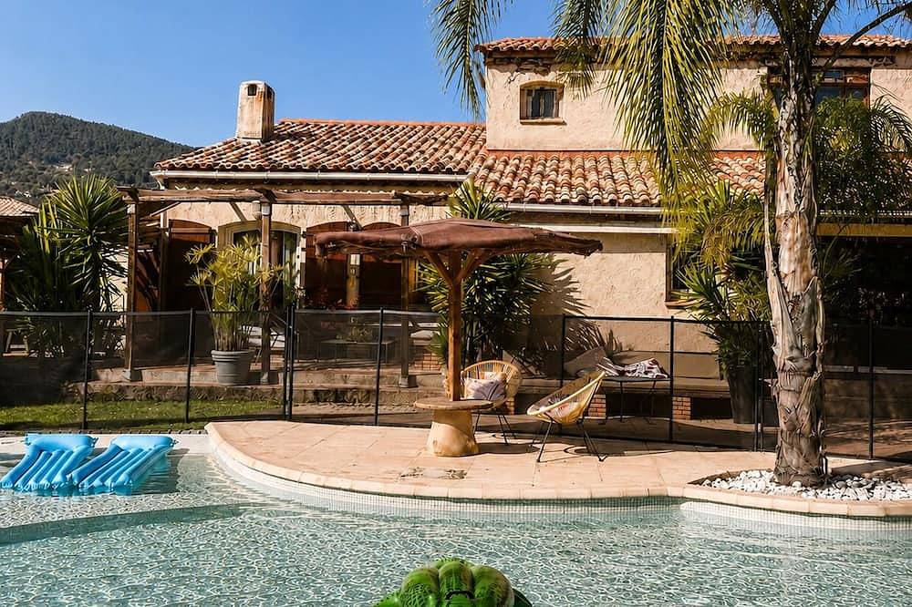 Villa with all comforts, ideal for families or friends: swimming pool, ps5, paddles in Solliès-Pont, Mediterranean Coast (France)