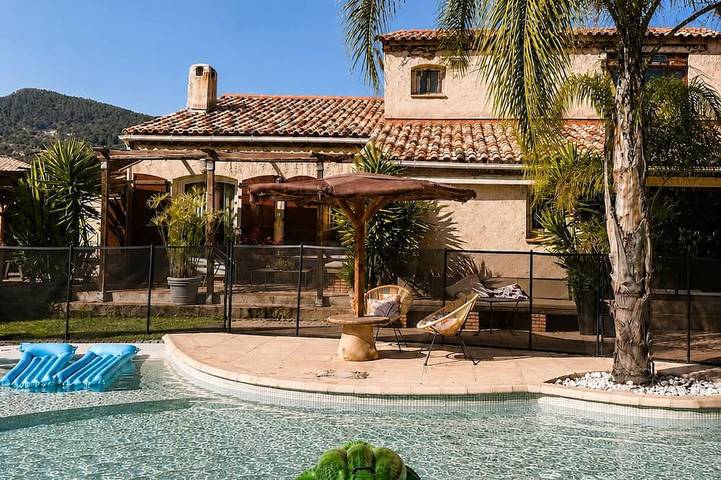 Villa pour 13 personnes, avec jardin - 1